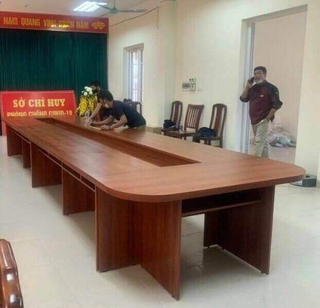 Bàn họp hội nghị cấp xã,Trung ương
